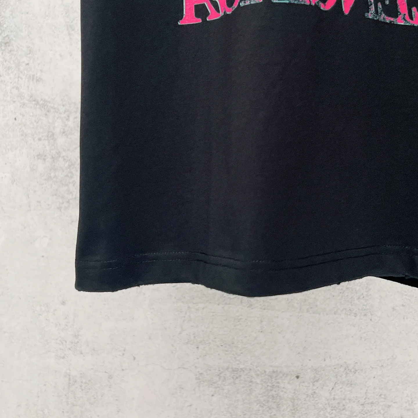 【 . Quality】BALENCI*GA/ .SS 26 New Arrival 。 Balenclag* 🏝️ T 。 Retro 。 . Authentic 。 ！ ZP 。 260 ， . ， ， 。 。 ， 。 OS . Same Style ：BL 263783 ：Black Size：XS S M L